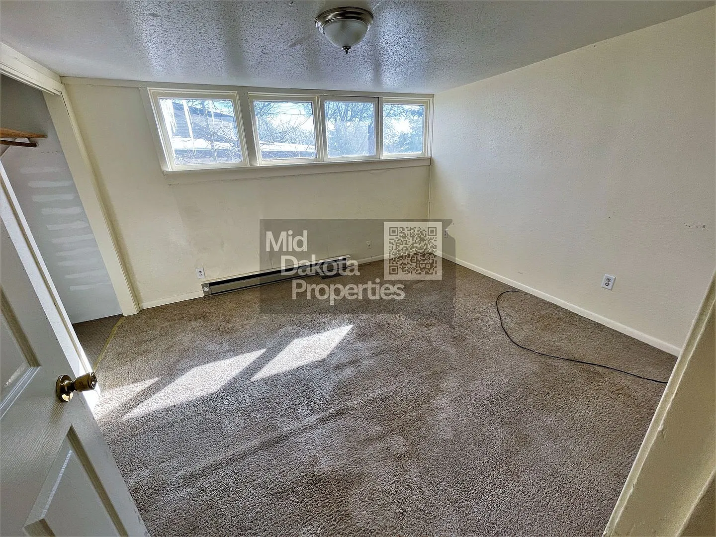 1004 E 4th — Photo 2