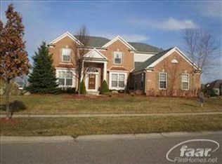 8339 Oxford Ln, Grand Blanc, MI 48439