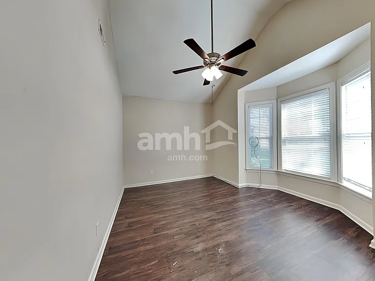 235 Grand Isle Ct — Photo 10
