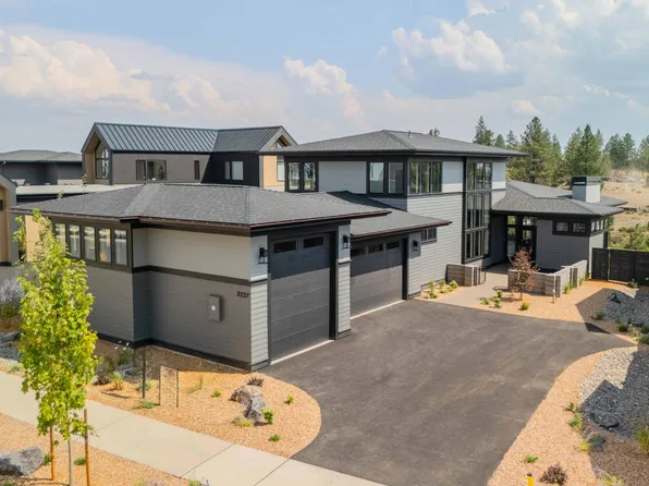 3227 NW Strickland Way, Bend, OR 97703