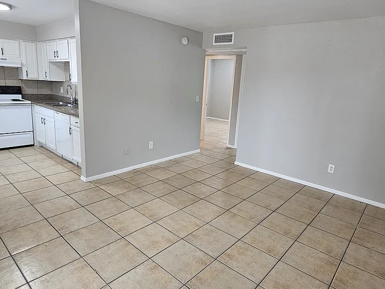 Hayden Terrace — Photo 35