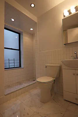 Rented by PMG Real Estate  | media 21