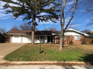 1423 Thompson Dr, Graham, TX 76450