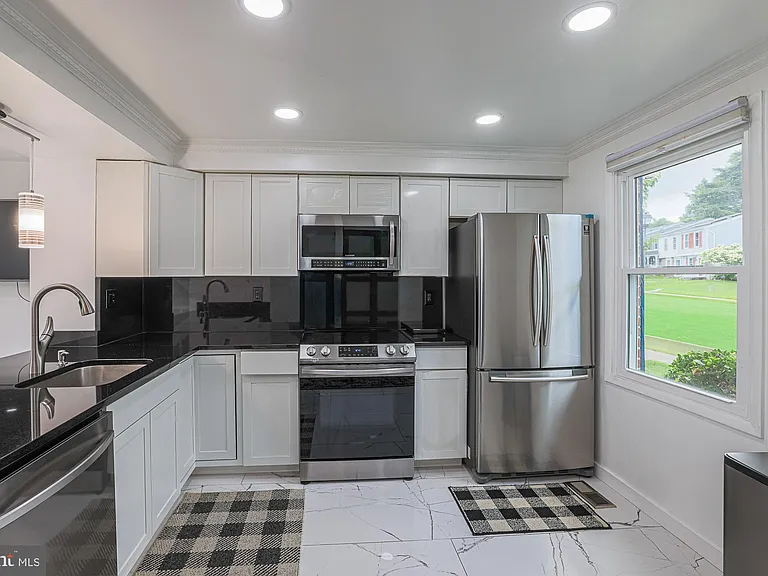 9 Stillwood Cir — Photo 3