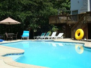 17 Eli Cir, Morganville, NJ 07751