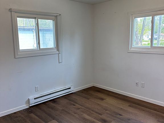 4th image of 20866 Waltham Rd