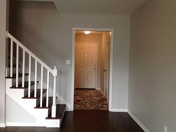 4th image of 5319 W 104th St
