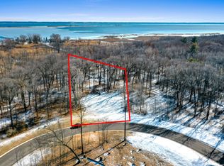 1001 S Wyndrush Dr, Suamico, WI 54173