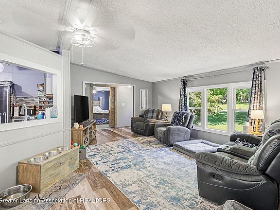 5th image of 8995 River Park Rd