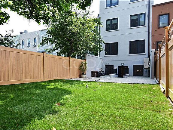 3rd image of 80A Jewel St #1