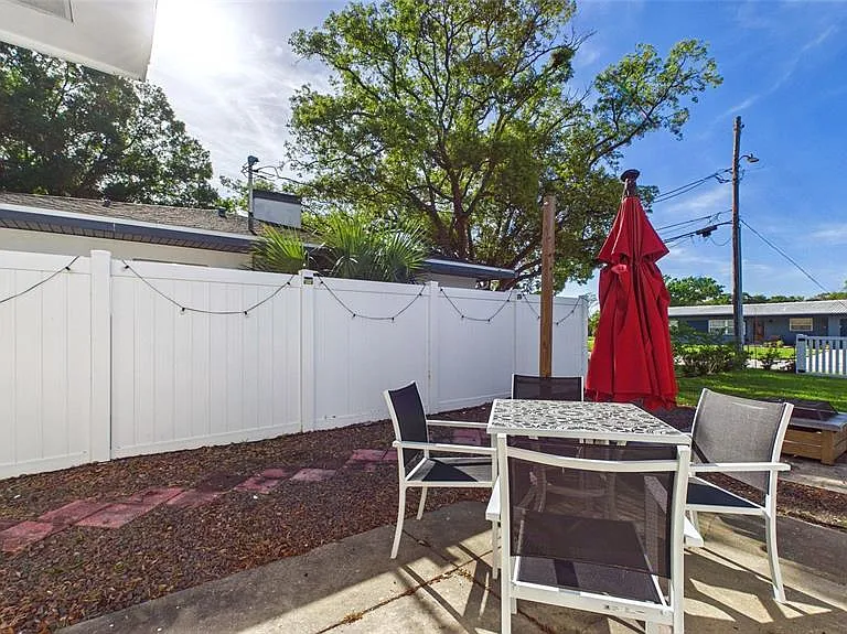 101 N Mercury Ave — Photo 38