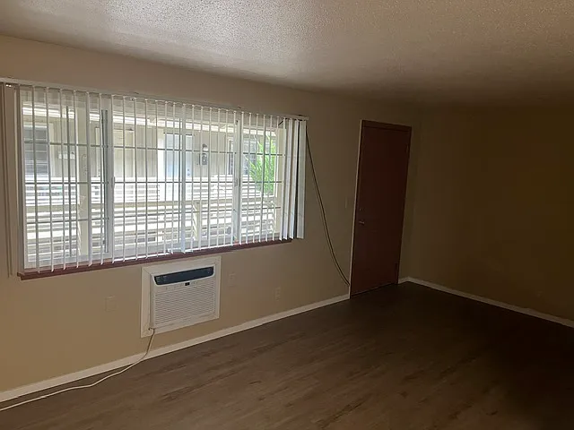 1 bed, 500 sqft, $875 — Photo 2
