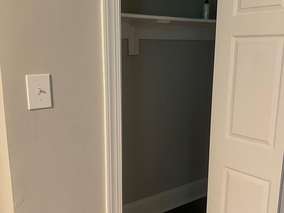 3rd image of 926 W Rockland St #928