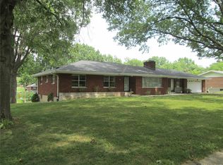 825 Brentford Dr, Saint Louis, MO