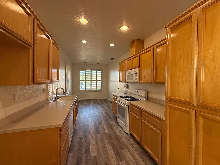 5900 Witt Way — Photo 2