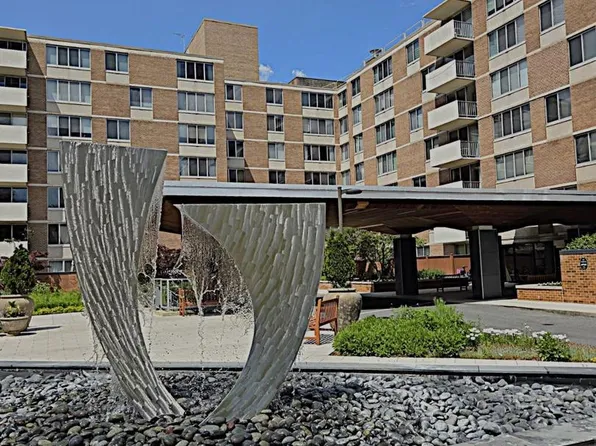 2939 Van Ness St NW APT 504, Washington, DC 20008