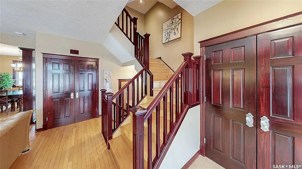 2830 Regina Avenue — Photo 3