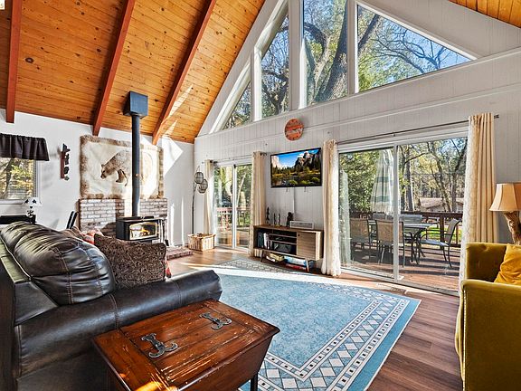 3rd image of 19331 Reid Cir