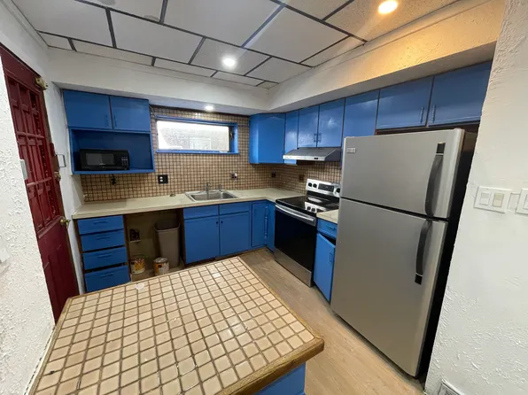 2542 S Franklin St, Philadelphia, PA 19148