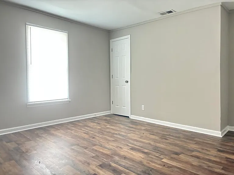 611 Buffalo St — Photo 11