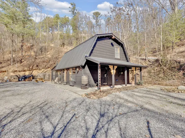 2870 Indigo Ln, Sevierville, TN 37862