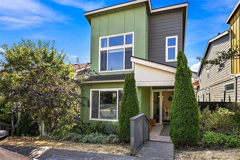2nd image of 831 SW 96th Place