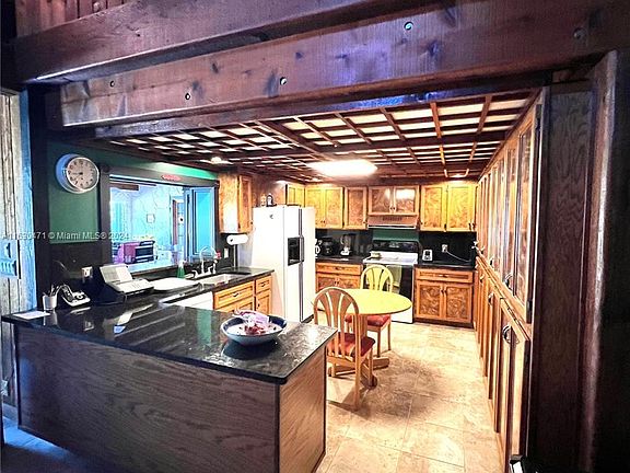4th image of 14833 N Spur Dr