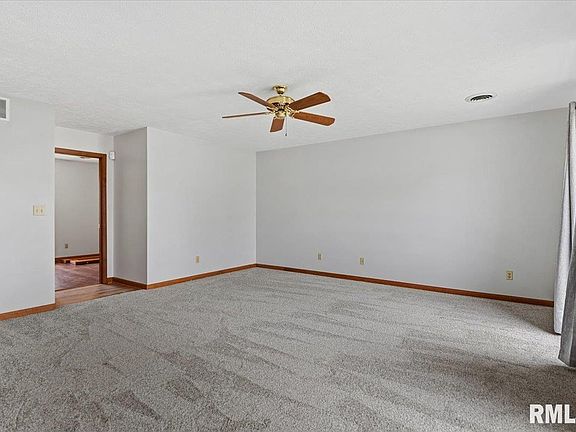 2nd image of 2616 Carl Prairie Dr