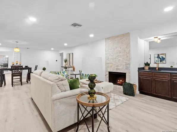 7738 Chambers Rd #1202, San Antonio, TX 78229