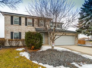 8704 Coventry Dr, Woodridge, IL