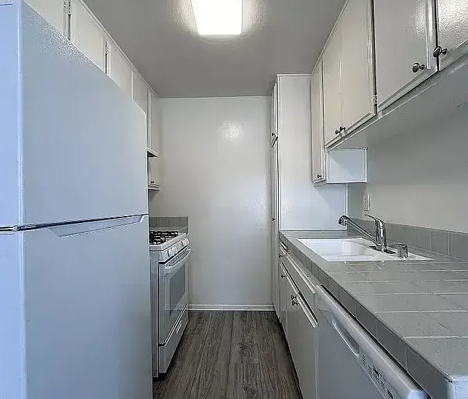 3462 Mentone Ave #206 — Photo 2