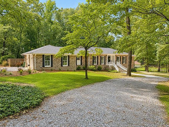 3rd image of 204 County Road 1470