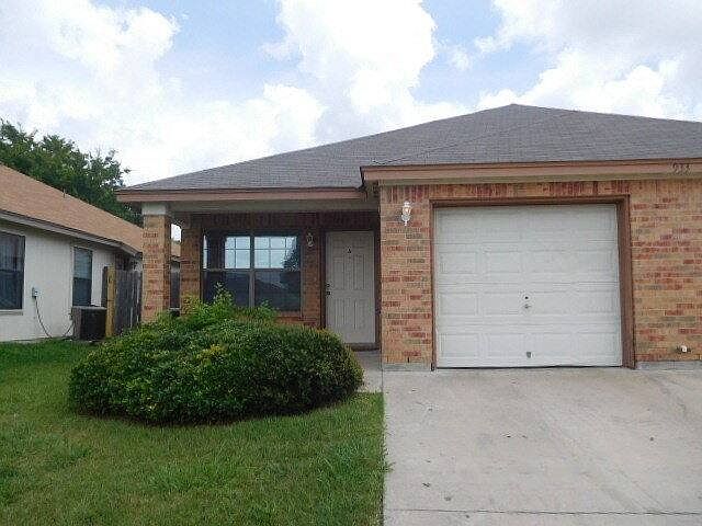 1st image of 933 Rosewood Dr #A
