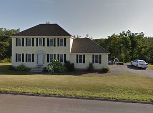 28 Brunelle Dr, Rutland, MA 01543