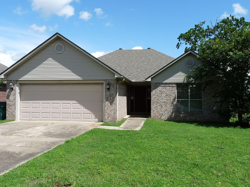 2nd image of 2220 Destin Dr