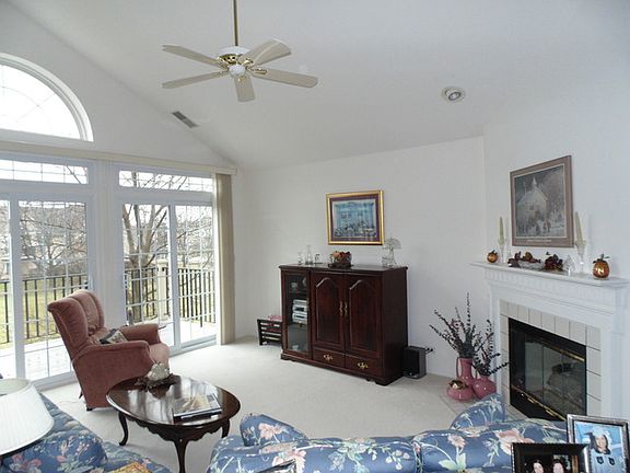 3rd image of 1667-3 Chelmsford Ct