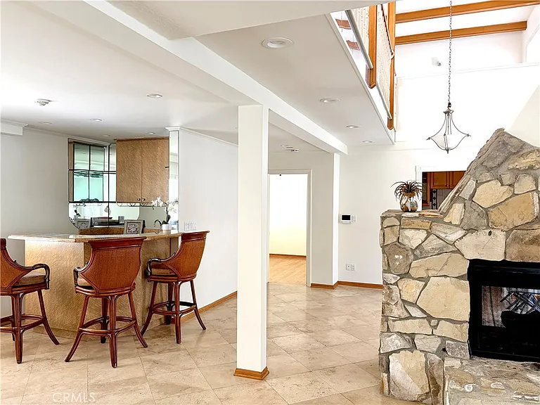 425 S Catalina Ave #4 — Photo 9