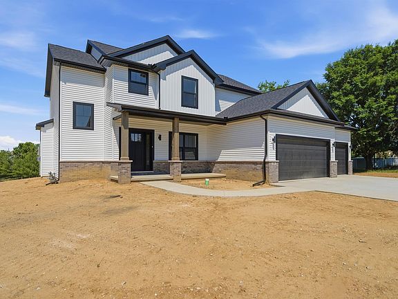 2nd image of 256 Karagen Cir