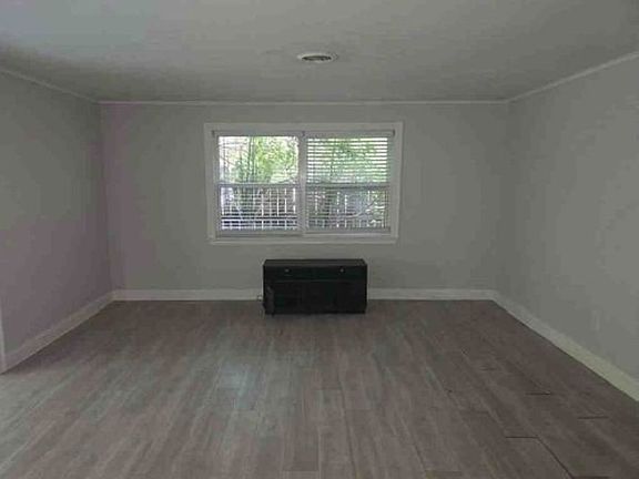 Formal Dining