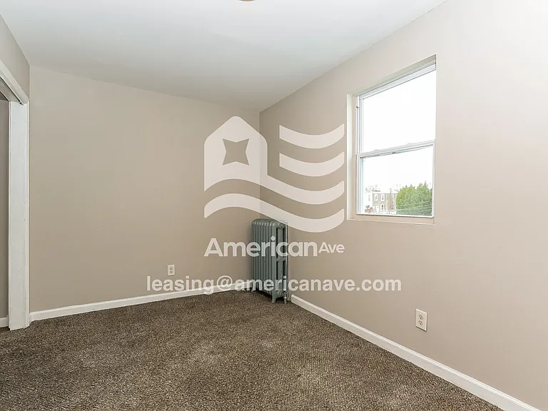 1539644_013_bedroom_12.jpg