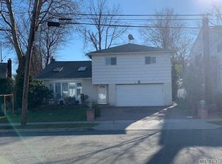6 Steven Dr, Hewlett, NY 11557