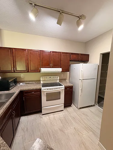 520 Florida Club Blvd Photo 1