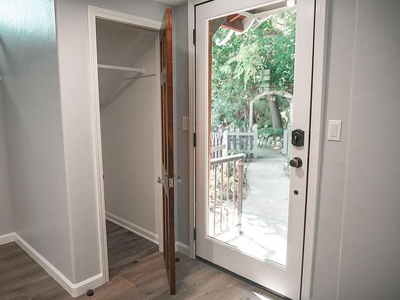4th image of 533 3/4 Sturtevant Dr #3/4