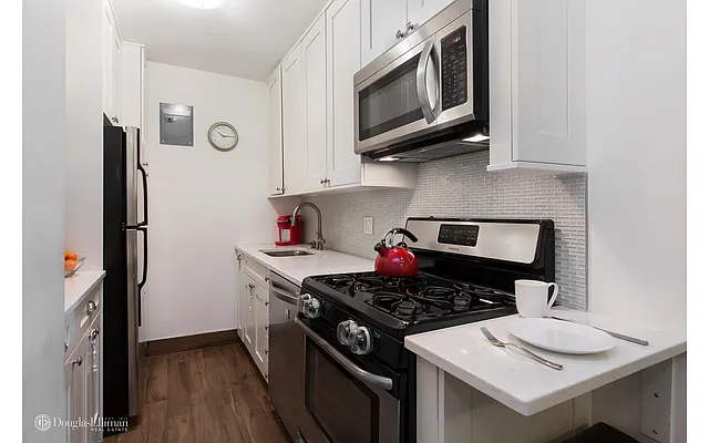 Sold by Douglas Elliman | media 4