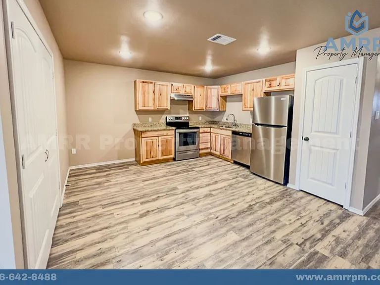 2608 N Avenue P — Photo 4