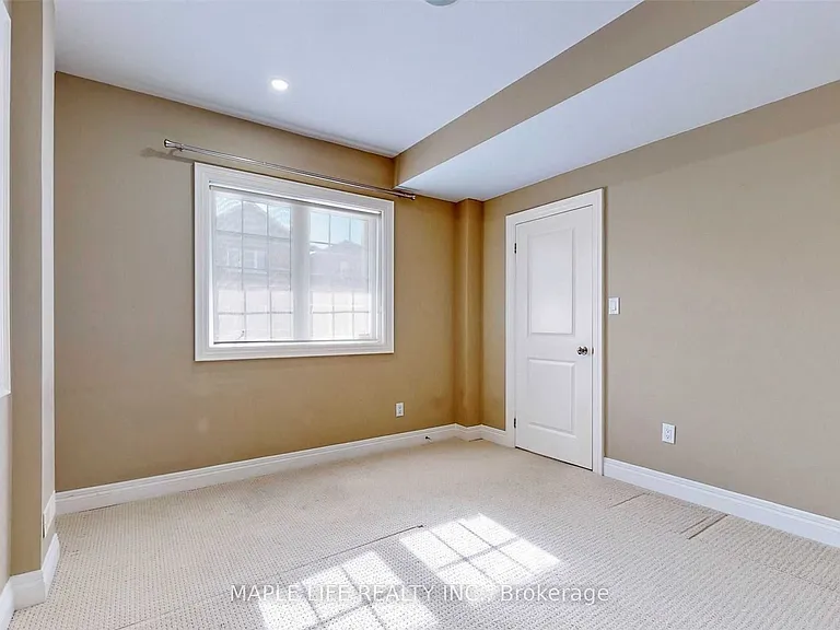246 Sir Benson Dr — Photo 33