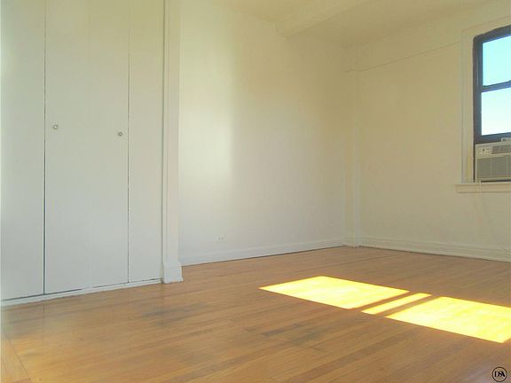 5th image of 215 W 83rd St APT 15A