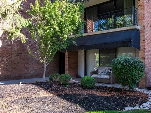 5328 Landau Dr APT 49, Dayton, OH 45429