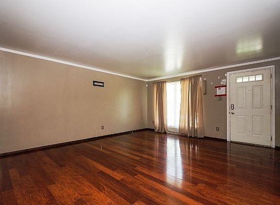 4th image of 50 N Cottage Grove Ave
