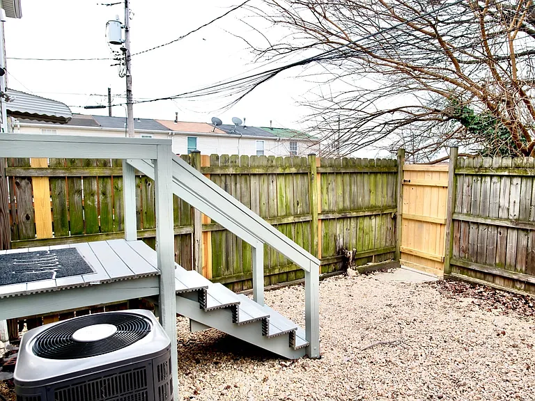 514 Wyeth St — Photo 33